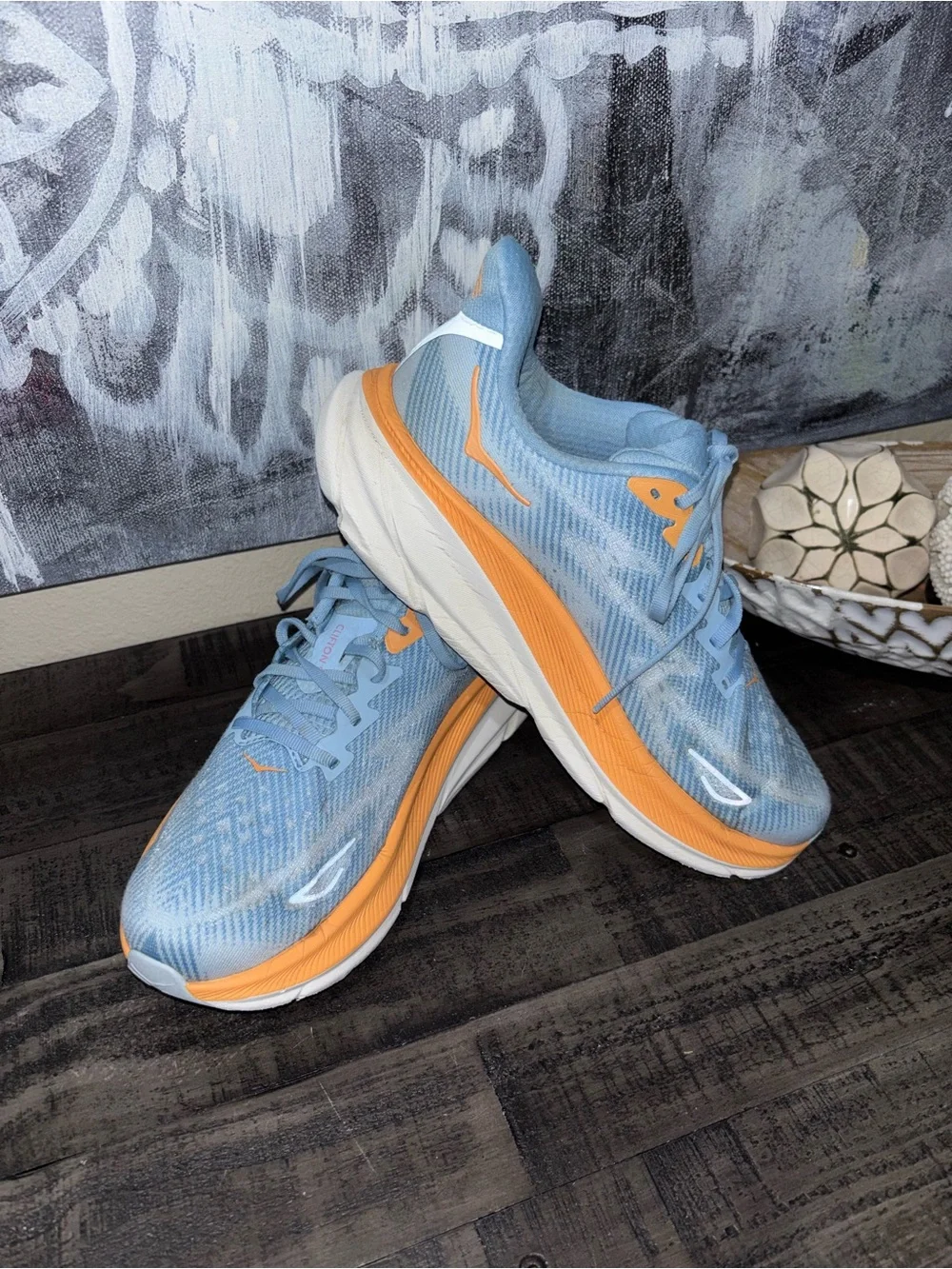 Hoka Clifton 9 running shoes WOMENS SZ 9.5
